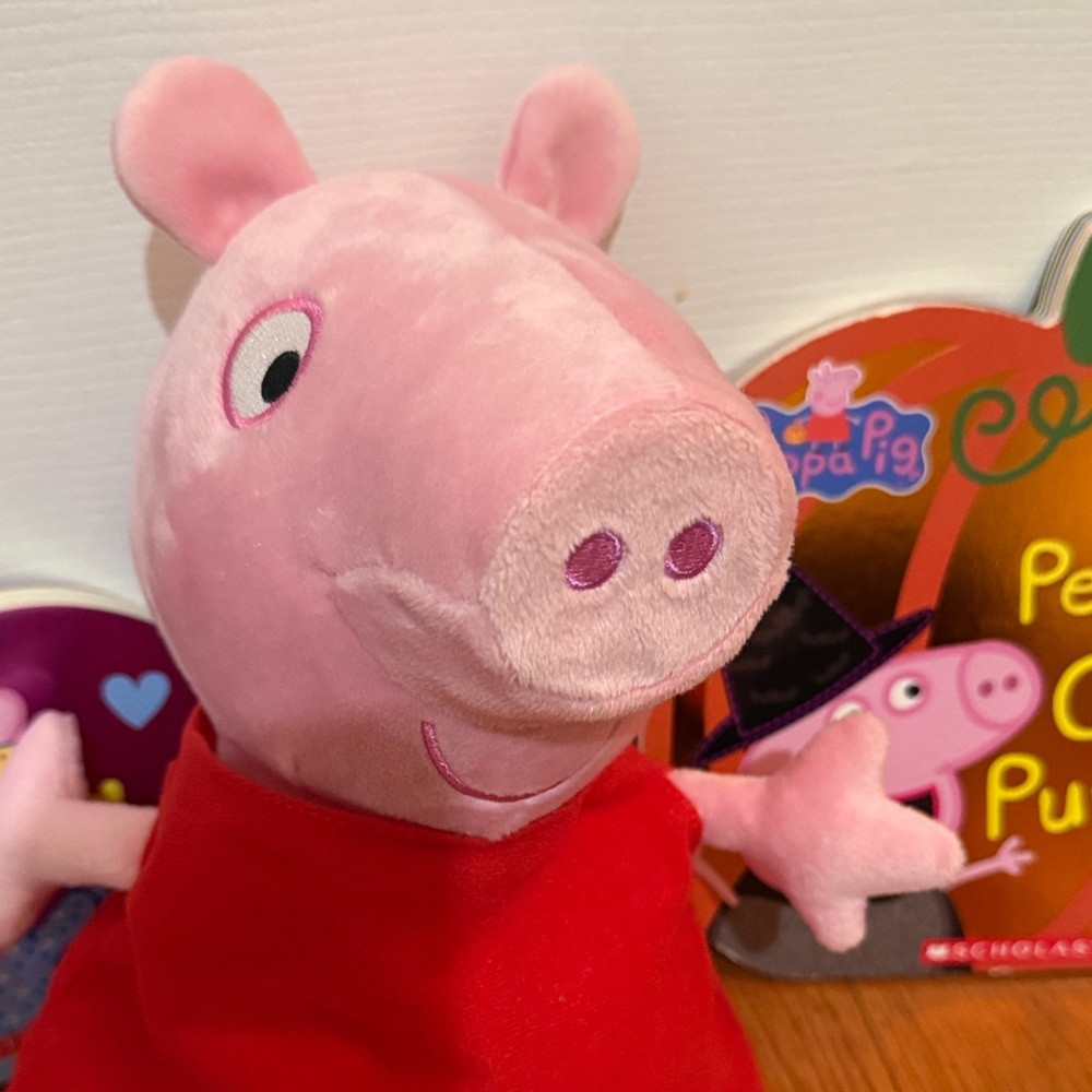 Peppa Pig Plush Talking Toy in Red Dress with Story Books - Picture 3 of 11